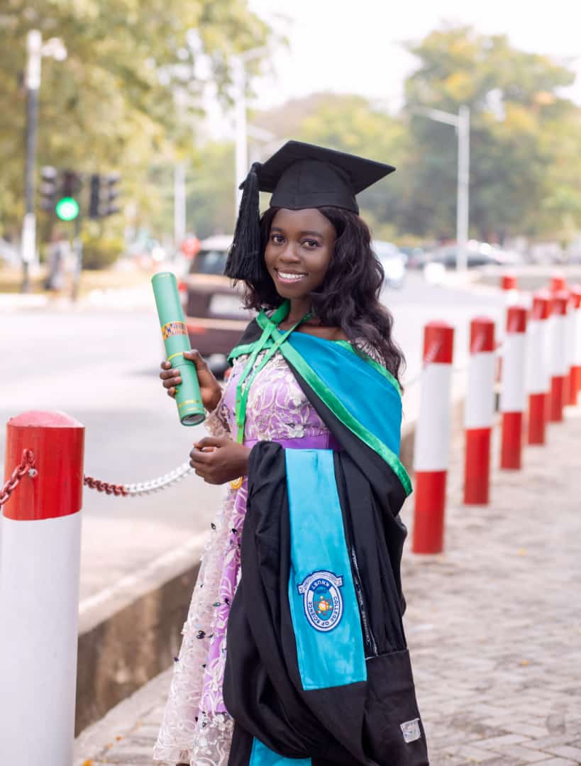Read more about the article Deborah Osei-Tutu: First to graduate KNUST’s Physics department as Best Student