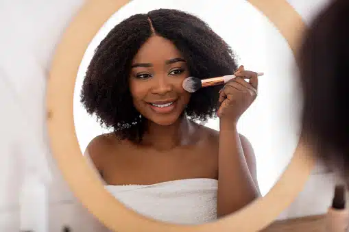 Read more about the article Makeup Tips For The Workplace